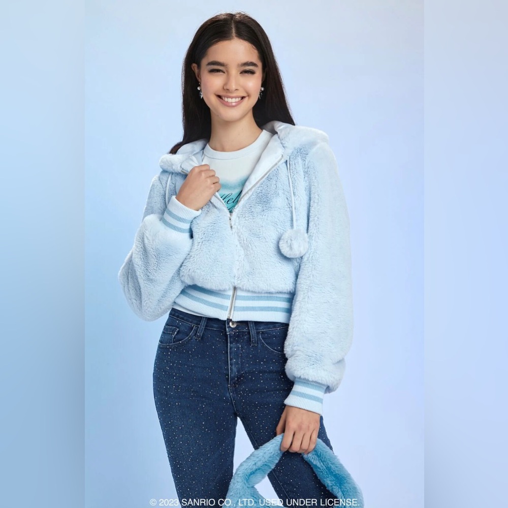 FAUX FUR ANGEL HELLO KITTY ZIP-UP HOODIE